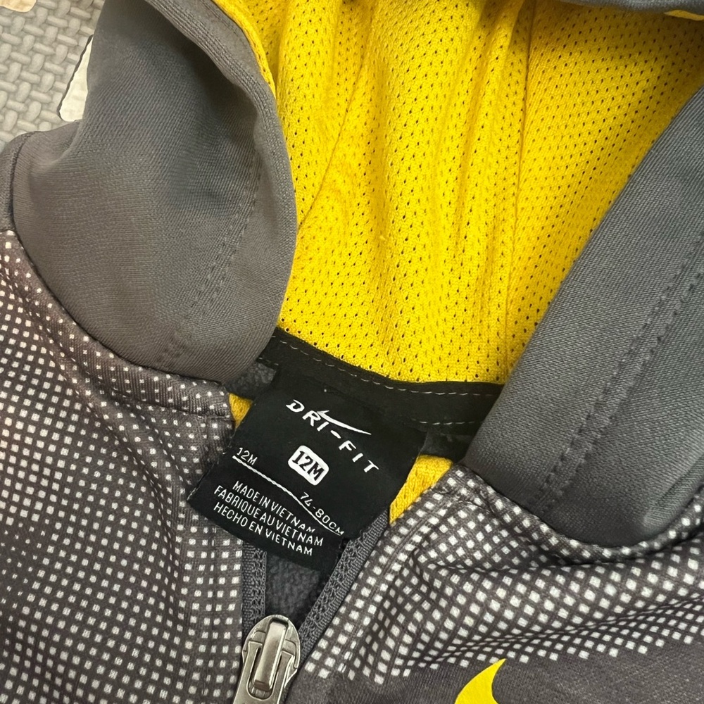 Toddler Nike Tracksuit - Picture 2 of 2